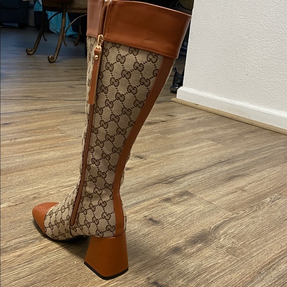 Luxury Women's Heeled Boots - Picture 12 of 12